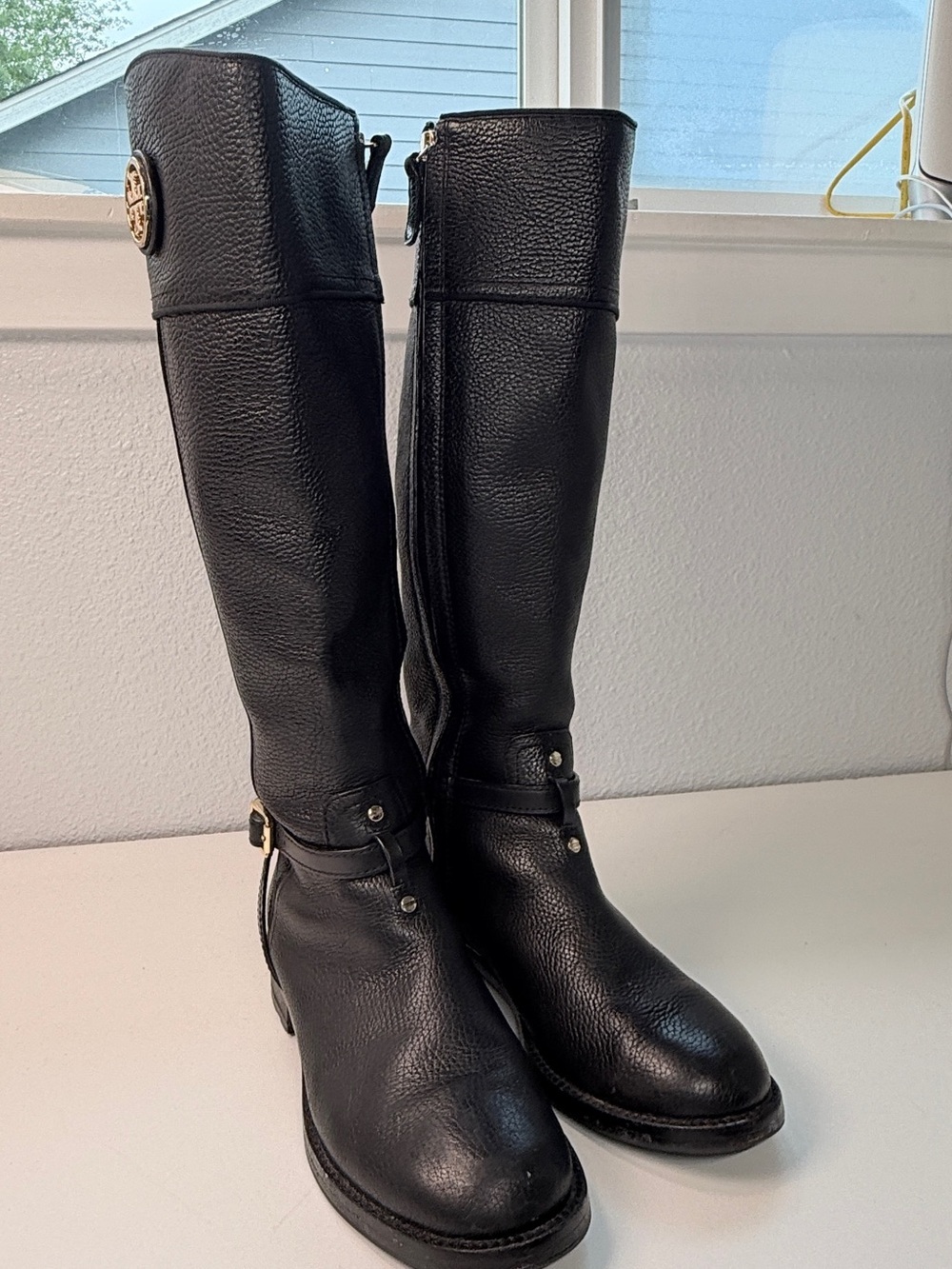Tory Burch Tall black Pebbled Leather Riding Boots Gold Logo size  8 Boots - Picture 10 of 16